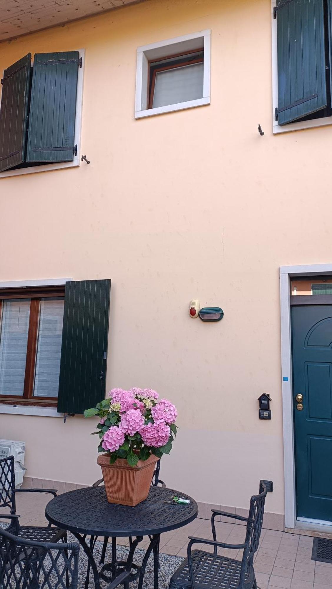 S.g. House * Castelnuovo del Garda