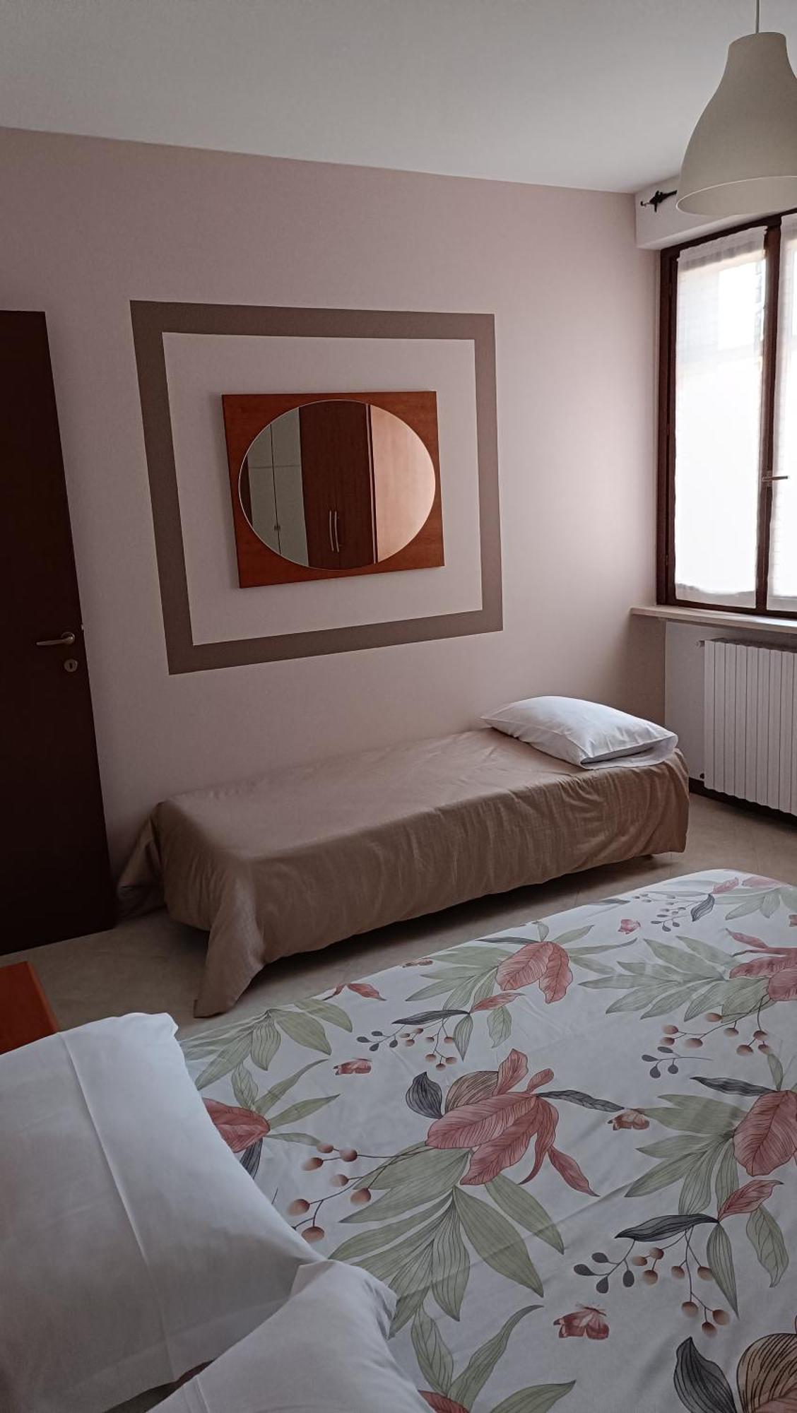 S.g. House * Castelnuovo del Garda